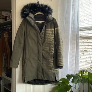 North face like new down parka